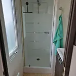 Confortable Pres De Avec Piscine *