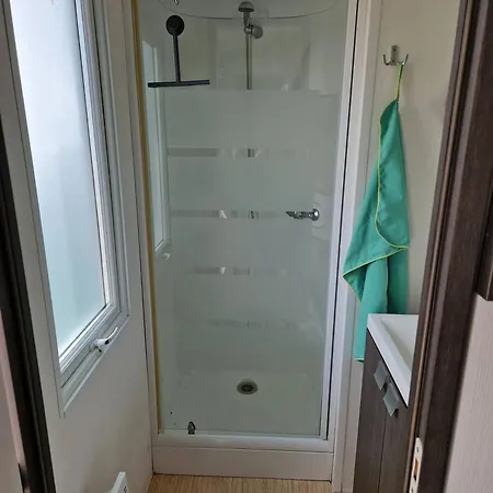 Confortable Pres De Avec Piscine *